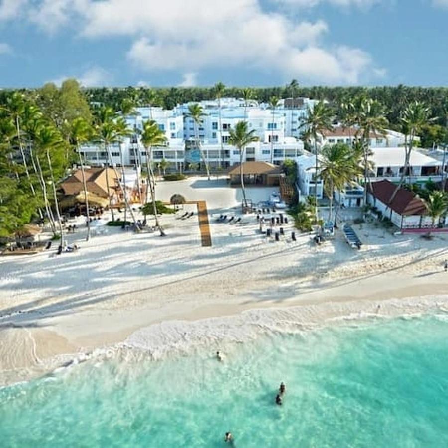 Chic Beachfront Apartment - Private Beach Access Пунта Кана Екстериор снимка