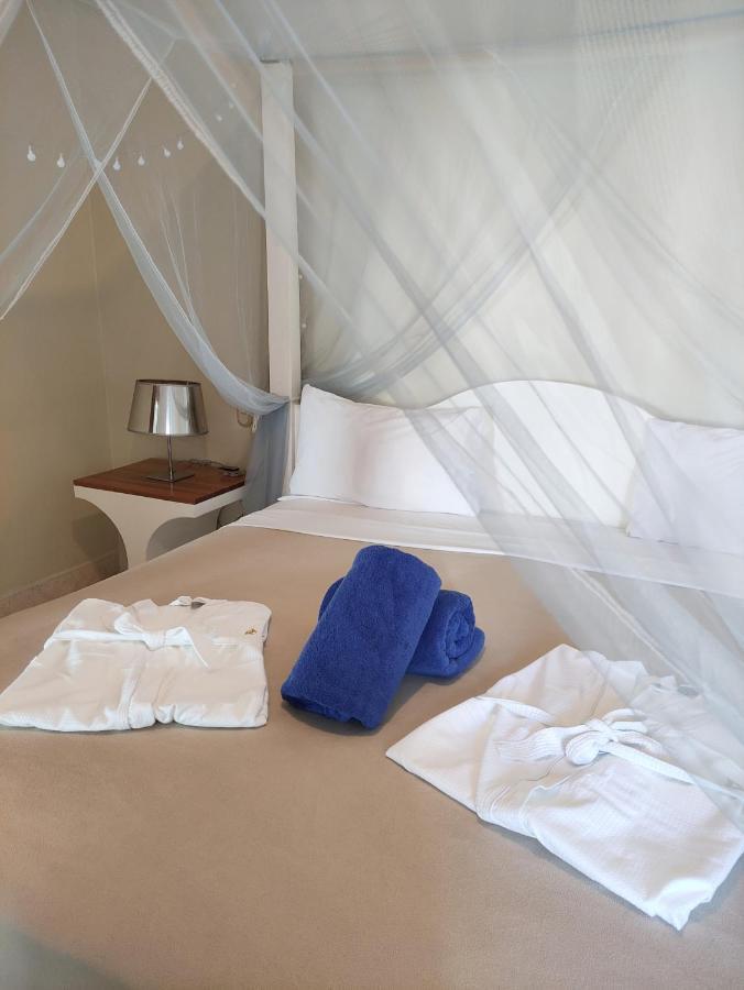 Chic Beachfront Apartment - Private Beach Access Пунта Кана Екстериор снимка