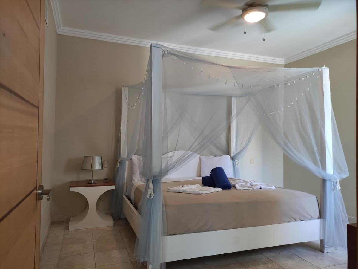 Chic Beachfront Apartment - Private Beach Access Пунта Кана Екстериор снимка